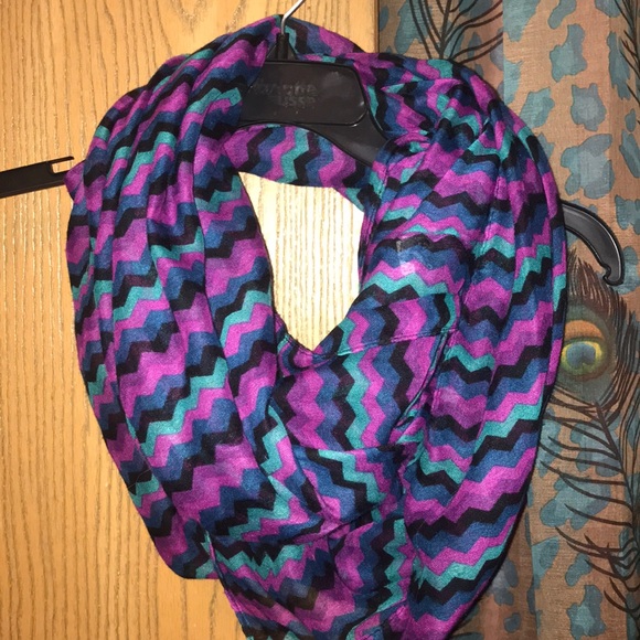 Chevron Infinity Scarf - Picture 1 of 4